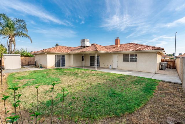 2377 Frederick Way, Madera, CA 93637