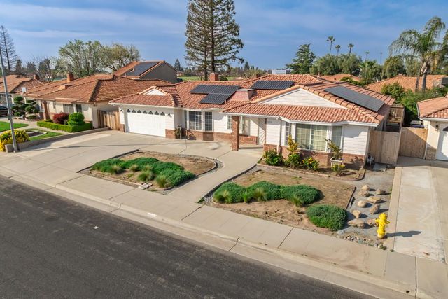 2377 Frederick Way, Madera, CA 93637