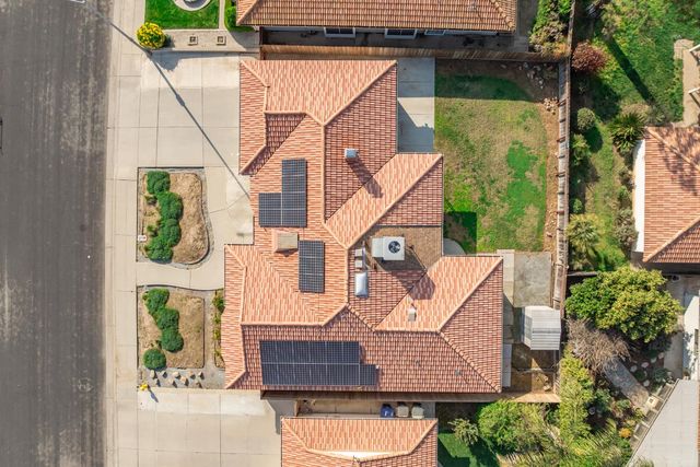 2377 Frederick Way, Madera, CA 93637