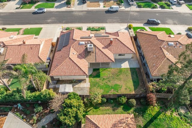 2377 Frederick Way, Madera, CA 93637