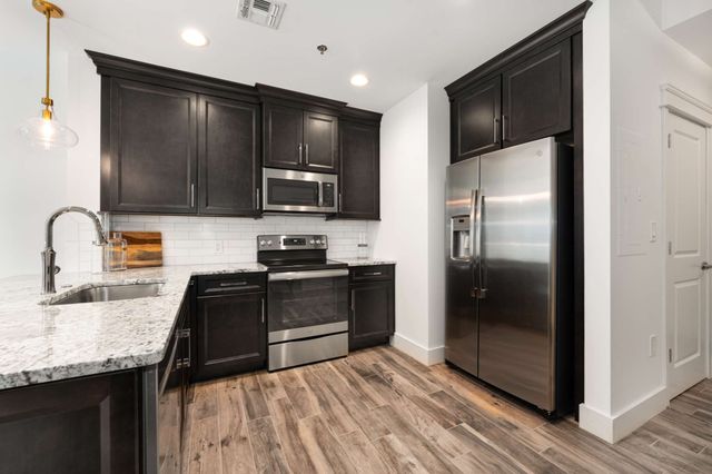 301 Demonbreun St Unit 920, Nashville, TN 37201