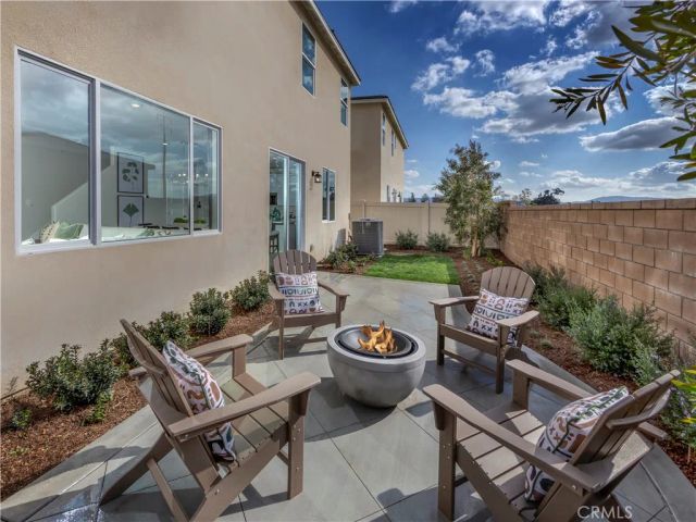2038 Grapefruit Street, Redlands, CA 92374