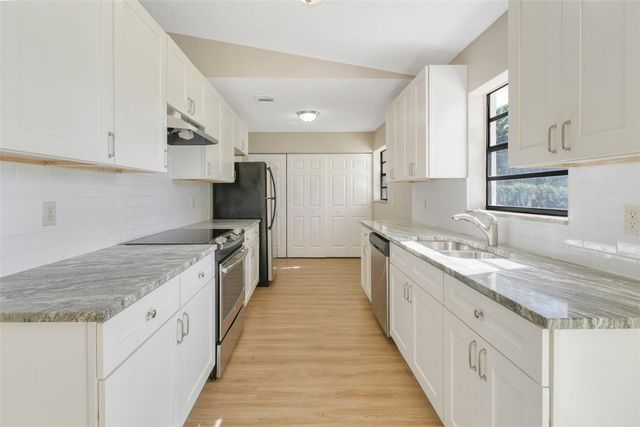 516 SW Buswell Avenue, Port St. Lucie, Port St Lucie, FL 34983