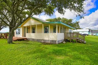566 Private Road 674, Sargent, TX 77414