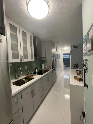 335 Collins Ave 203, Miami Beach, FL 33139