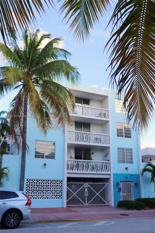 335 Collins Ave 203, Miami Beach, FL 33139