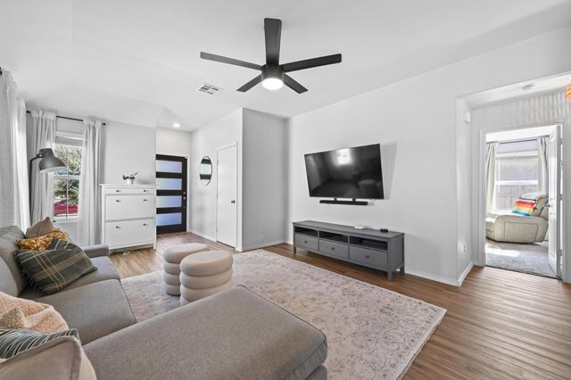 103 Canley LOOP, Hutto, TX 78634