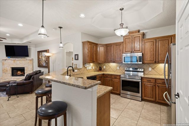 47 Horseshoe Cyn, San Antonio, TX 78258