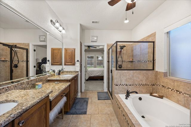 47 Horseshoe Cyn, San Antonio, TX 78258