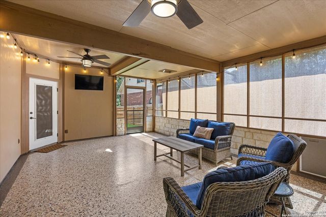 47 Horseshoe Cyn, San Antonio, TX 78258