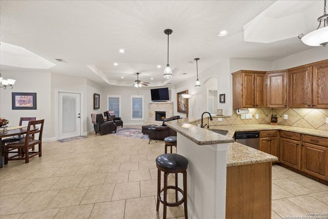 47 Horseshoe Cyn, San Antonio, TX 78258