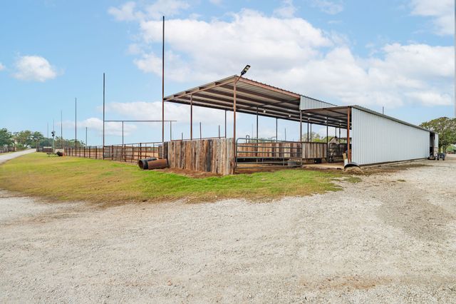 12194 Gholson Road, Waco, TX 76705