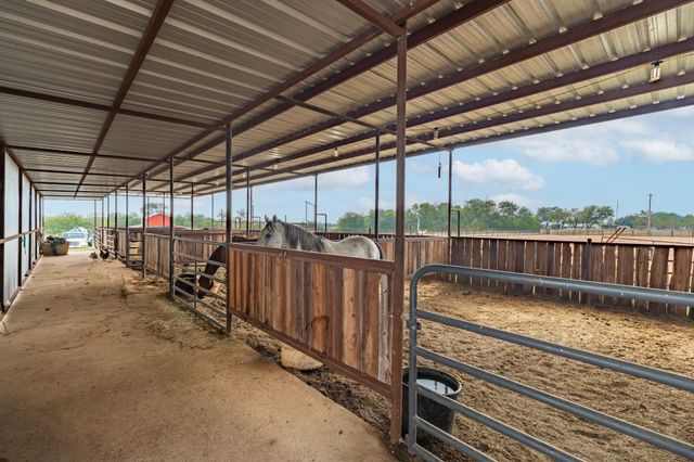 12194 Gholson Road, Waco, TX 76705