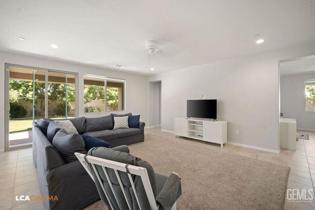 11511 Renaissance Court, Bakersfield, CA 93311