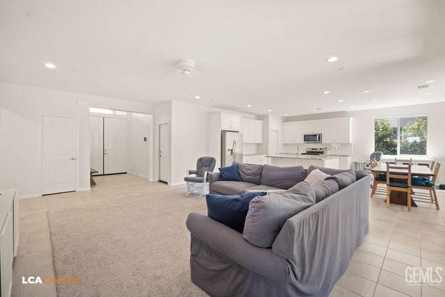 11511 Renaissance Court, Bakersfield, CA 93311