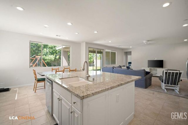 11511 Renaissance Court, Bakersfield, CA 93311