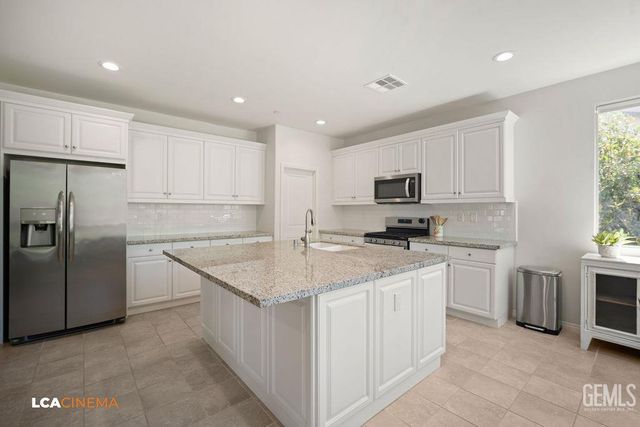 11511 Renaissance Court, Bakersfield, CA 93311