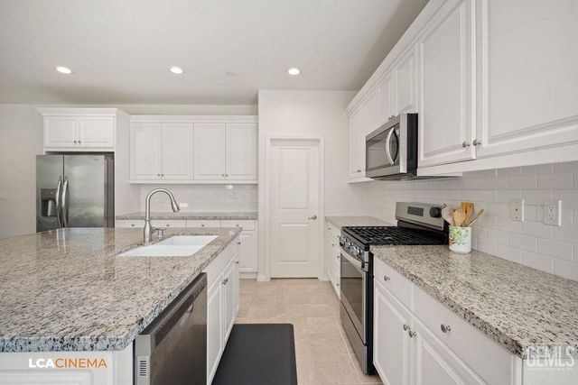 11511 Renaissance Court, Bakersfield, CA 93311