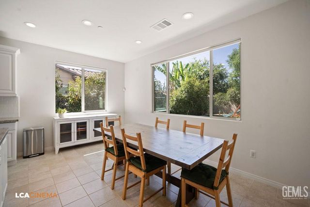 11511 Renaissance Court, Bakersfield, CA 93311