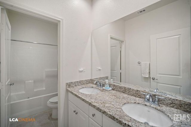 11511 Renaissance Court, Bakersfield, CA 93311