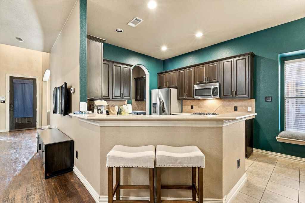 1596 Barksdale Drive, Lewisville, TX 75077 — photo 2