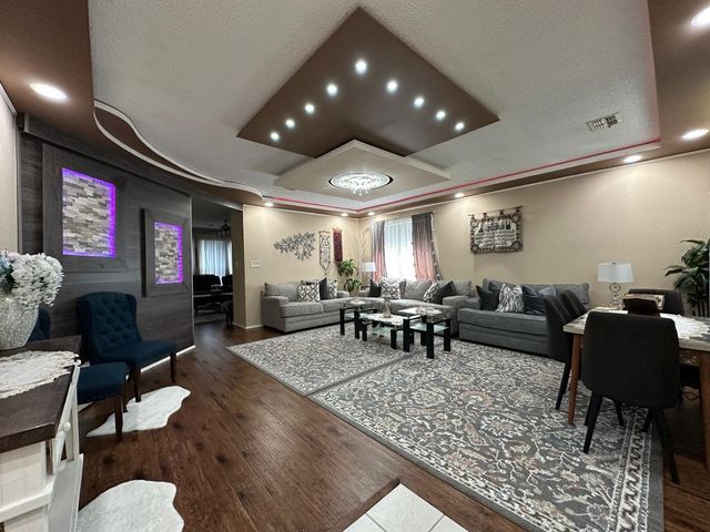 809 Pryor Drive, Arlington, TX 76001