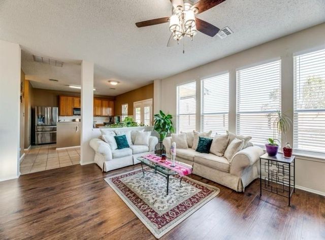 809 Pryor Drive, Arlington, TX 76001