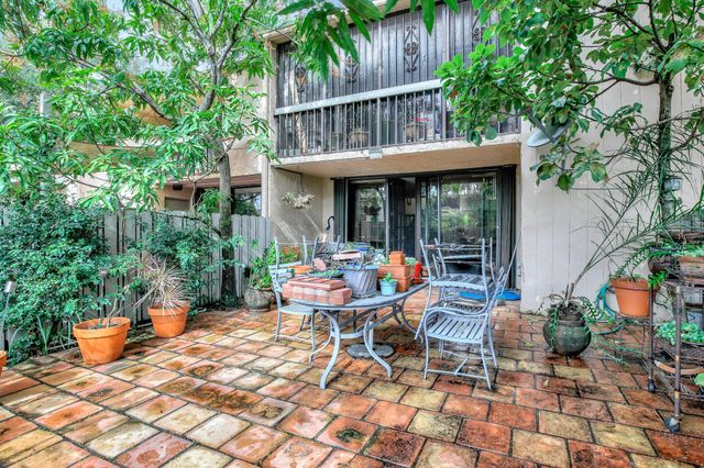 20606 NE 7th Court, Miami, FL 33179