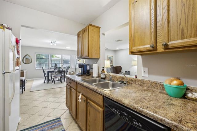 329 GRAYSTON PLACE 112, Sun City Center, FL 33573