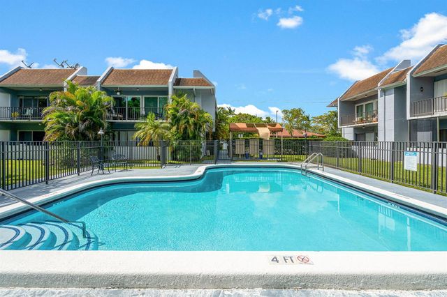 9227 SW 87th Avenue B1, Miami, FL 33176