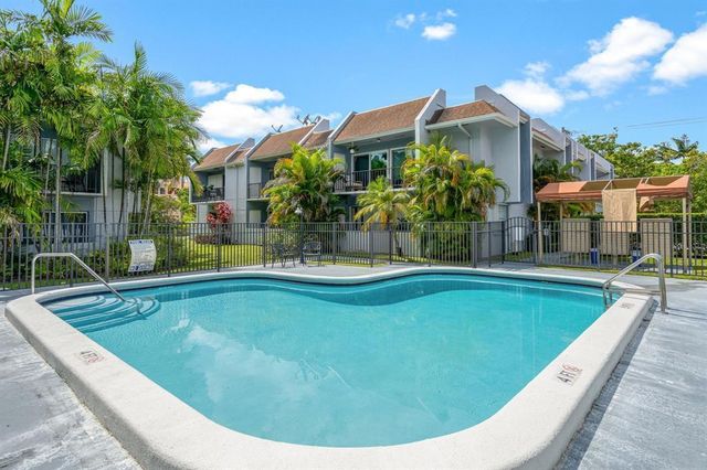9227 SW 87th Avenue B1, Miami, FL 33176