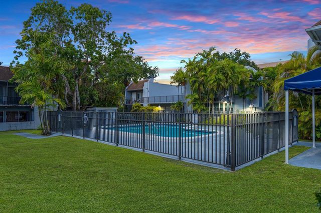 9227 SW 87th Avenue B1, Miami, FL 33176