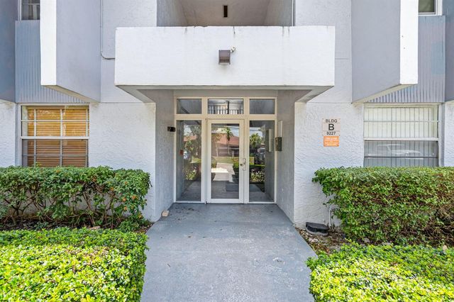9227 SW 87th Avenue B1, Miami, FL 33176