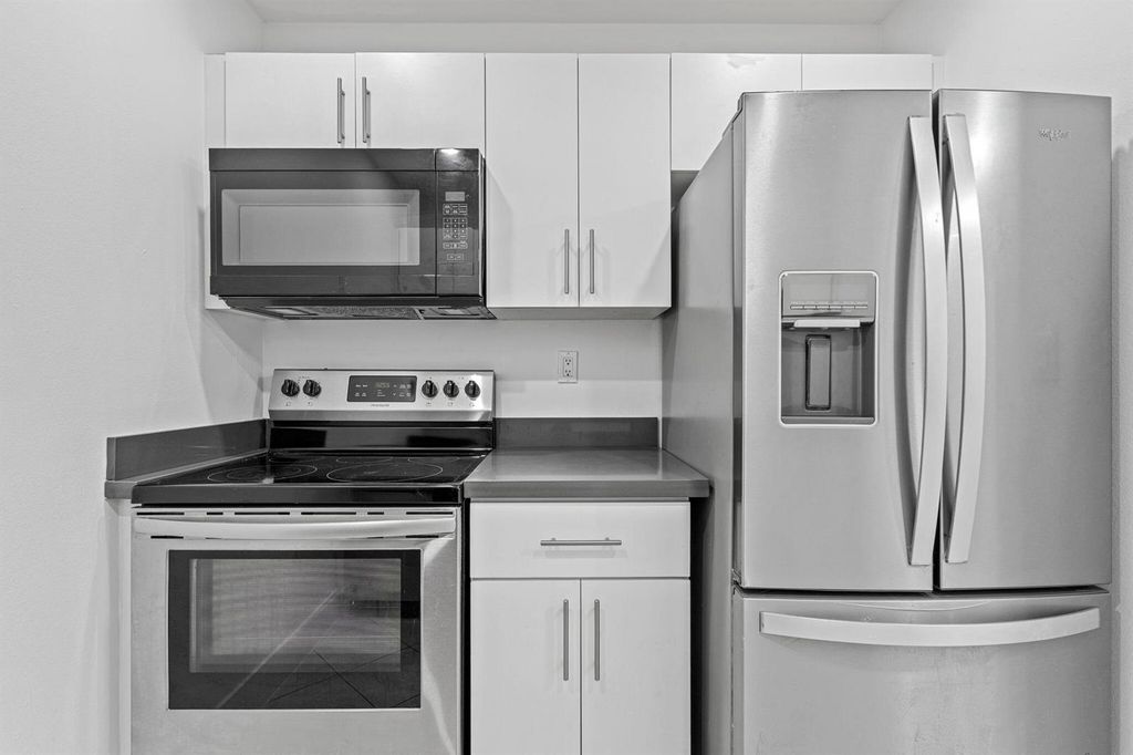 9227 SW 87th Avenue B1, Miami, FL 33176