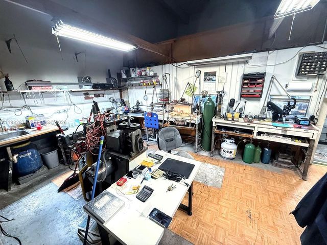 Palm Ave, Hialeah, FL 33010