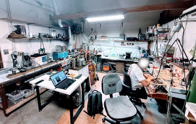 Palm Ave, Hialeah, FL 33010