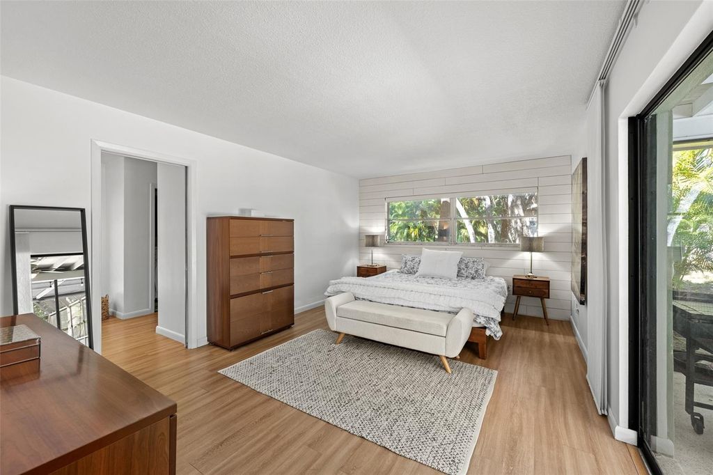 Image 17 of property listing at 2265 BELLEAIR ROAD, Clearwater, FL 33764