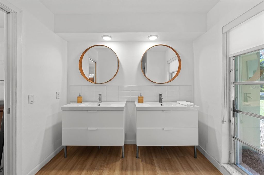 Image 18 of property listing at 2265 BELLEAIR ROAD, Clearwater, FL 33764