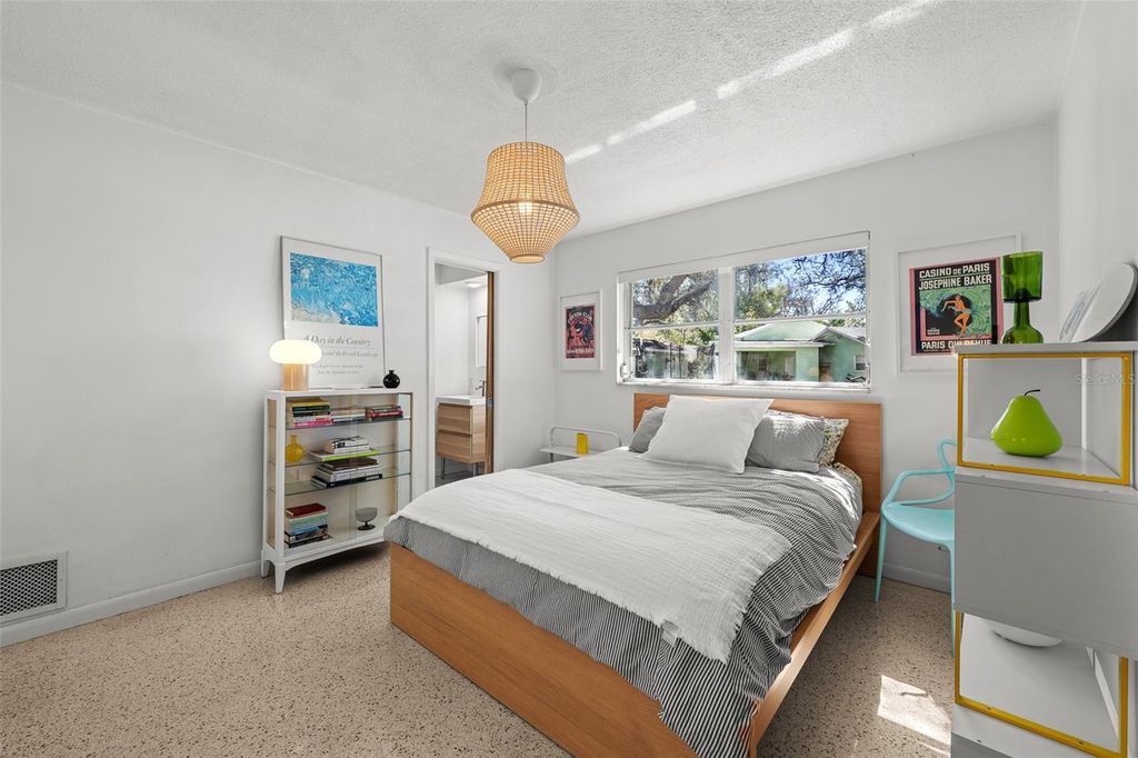 Image 20 of property listing at 2265 BELLEAIR ROAD, Clearwater, FL 33764