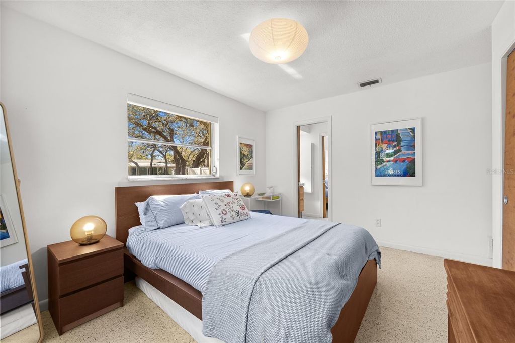 Image 21 of property listing at 2265 BELLEAIR ROAD, Clearwater, FL 33764