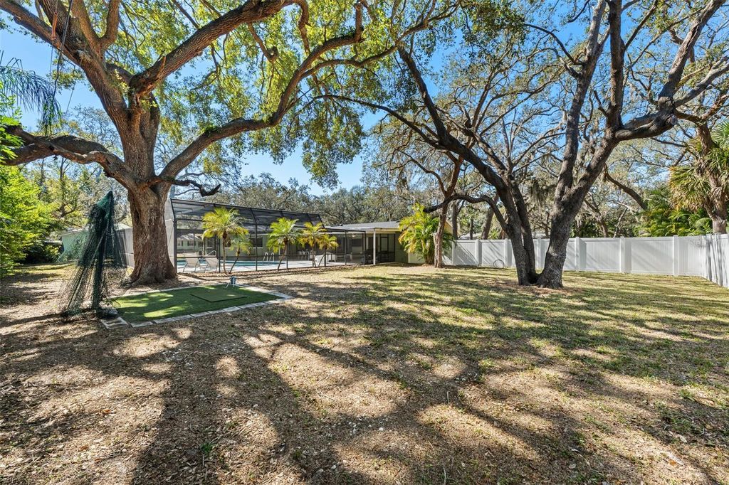 Image 31 of property listing at 2265 BELLEAIR ROAD, Clearwater, FL 33764