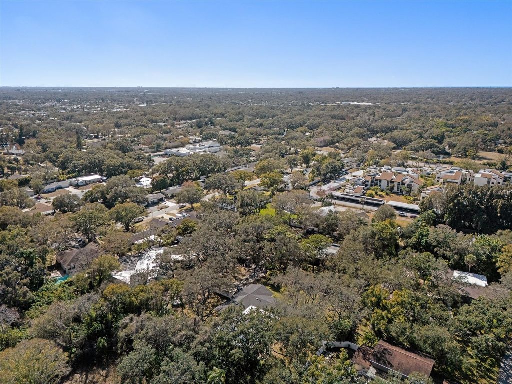 Image 35 of property listing at 2265 BELLEAIR ROAD, Clearwater, FL 33764