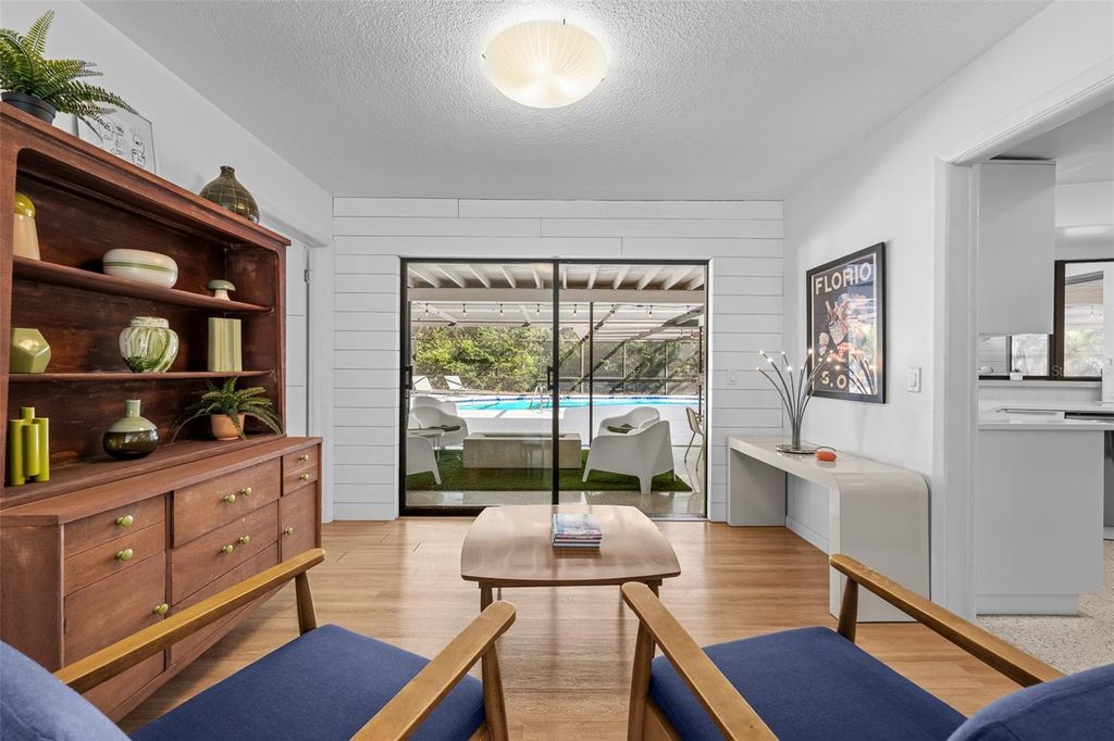 Image 10 of property listing at 2265 BELLEAIR ROAD, Clearwater, FL 33764