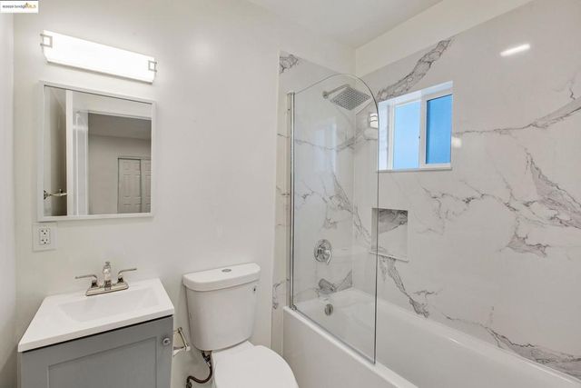 2906 Adeline St, Oakland, CA 94608