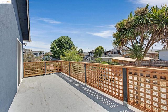 2906 Adeline St, Oakland, CA 94608