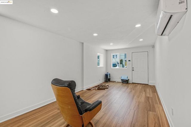 2906 Adeline St, Oakland, CA 94608