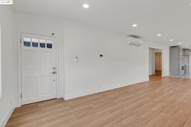 2906 Adeline St, Oakland, CA 94608