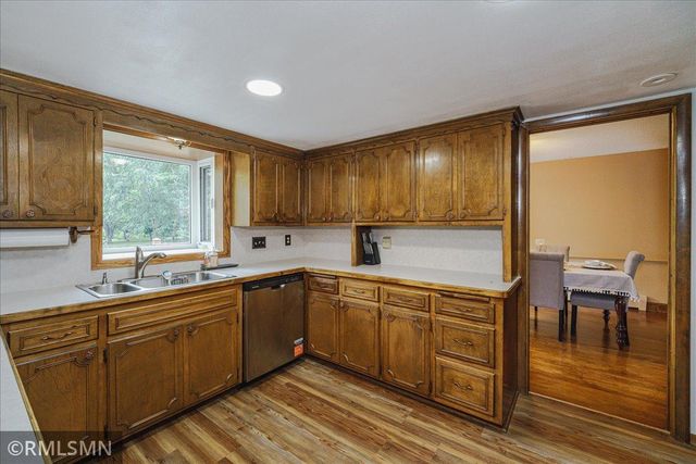 5617 29th Avenue N, Crystal, MN 55422