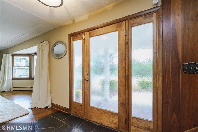 5617 29th Avenue N, Crystal, MN 55422
