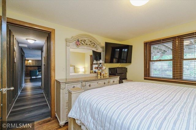 5617 29th Avenue N, Crystal, MN 55422